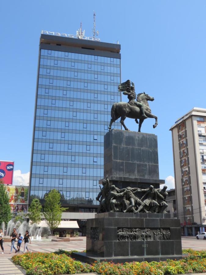 Lux Apartment 10 Center, Free Parking Ni Εξωτερικό φωτογραφία