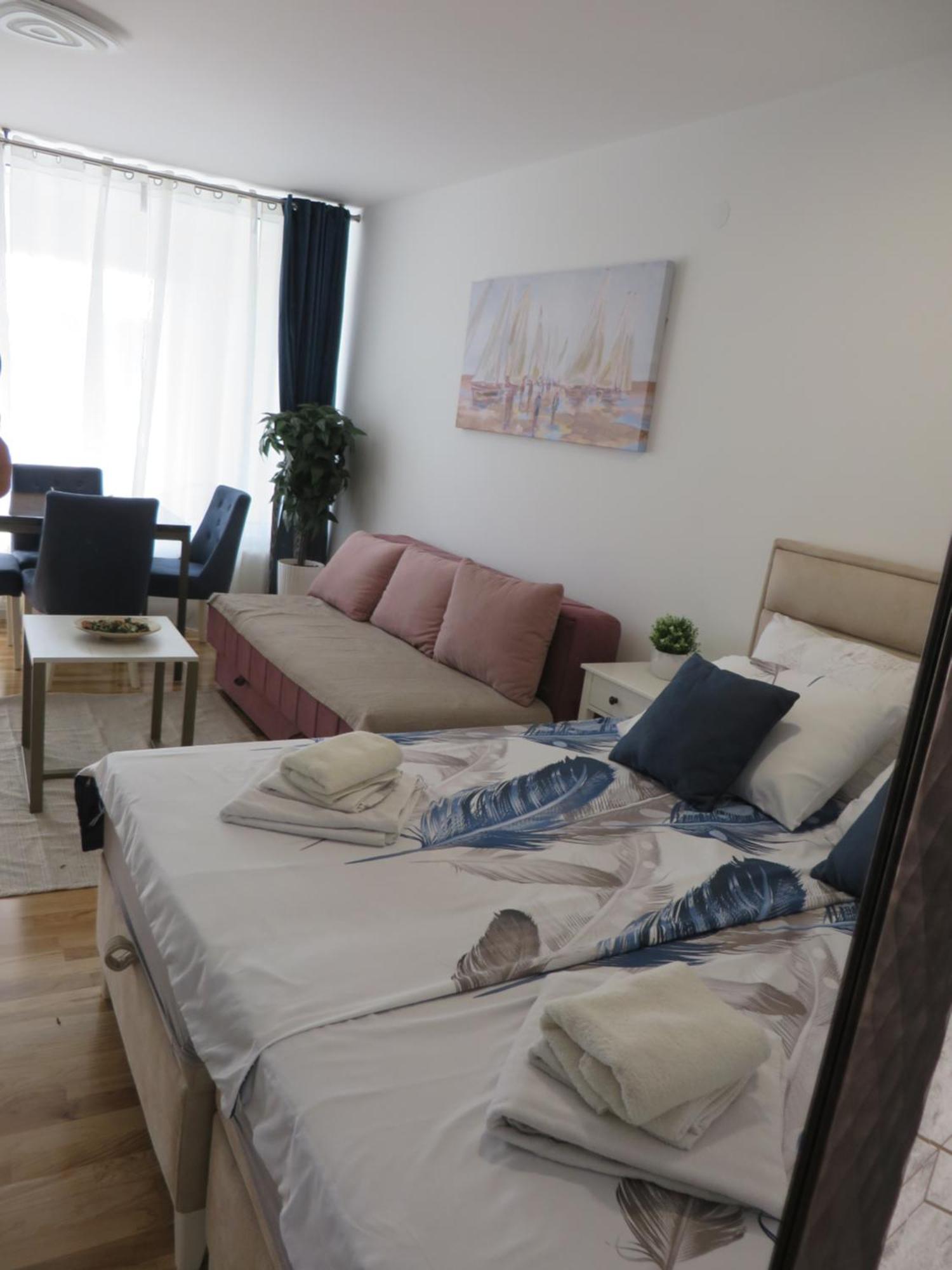 Lux Apartment 10 Center, Free Parking Ni Εξωτερικό φωτογραφία