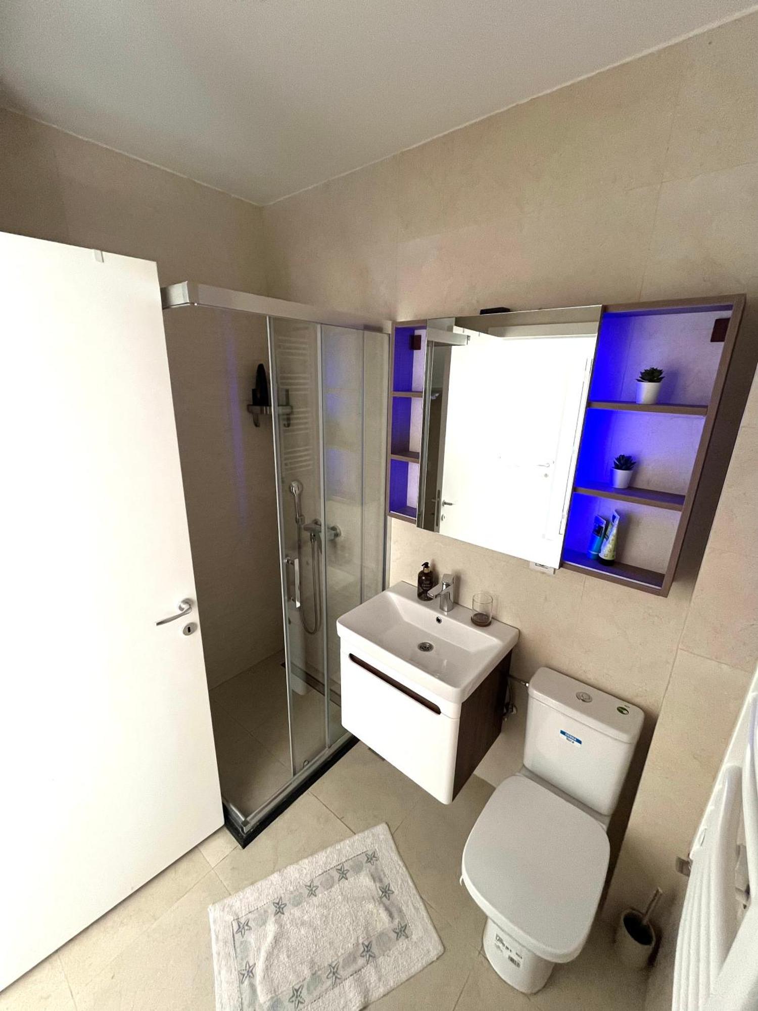 Lux Apartment 10 Center, Free Parking Ni Εξωτερικό φωτογραφία